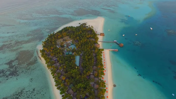 Maldivler Deki Küçük Bir Tatil Adası Cennet — Stok fotoğraf