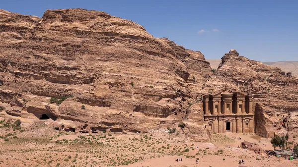 Dair Templo Roca Nabatea Vista Toda Montaña Desde Lado — Foto de Stock
