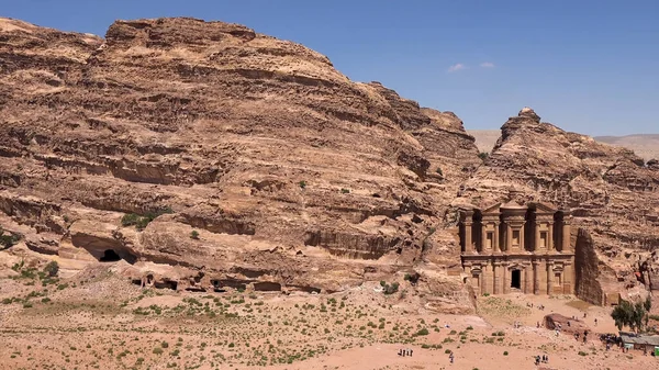 Dair Templo Roca Nabatea Vista Toda Montaña Desde Lado — Foto de Stock