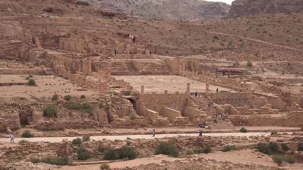 Viviendas Rupestres Ruinas Petra Templo Roca Nabatea Jordania — Foto de Stock