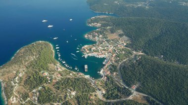 Kefalonia Yunanistan 'ın batısında, İyon Denizi' nde bir adadır.