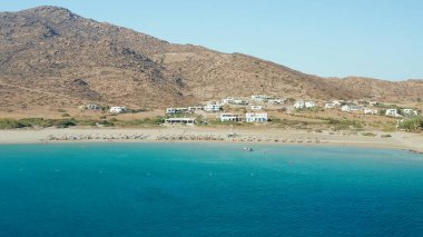 Ios Yunanistan 'ın en popüler tatil beldelerinden biri.