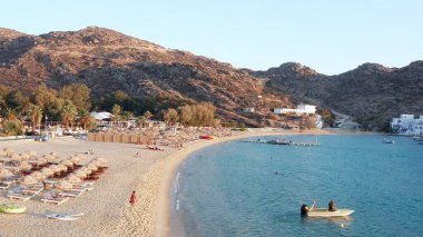 Ios Yunanistan 'ın en popüler tatil beldelerinden biri.