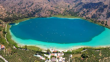 Girit, Yunanistan 'ın en büyük adası ve Akdeniz' in beşinci büyük adasıdır.