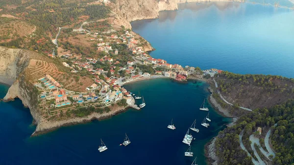 凯法利尼亚是希腊大陆以西爱奥尼亚海的一个岛屿 — 图库照片