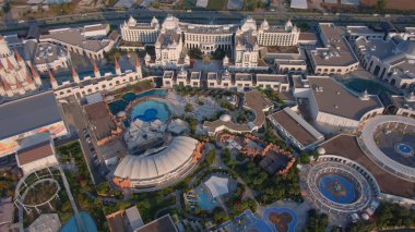 Efsaneler Diyarı eğlence parkı, Türkiye ve Antalya