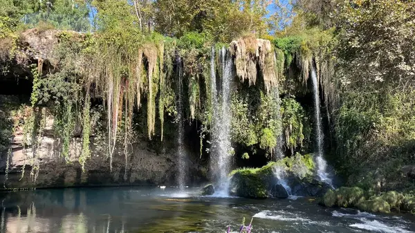 Duden Şelaleleri - Antalya ilinin Antalya ilçesinde bir şelale şelalesi