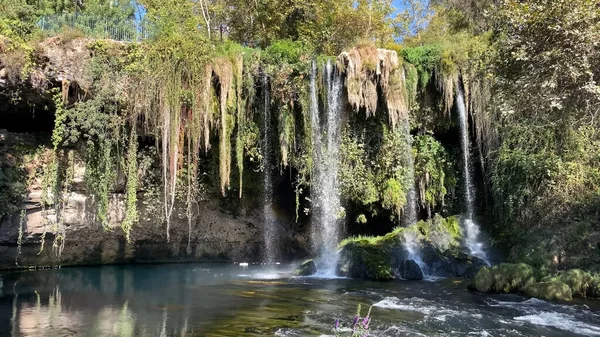Duden Şelaleleri - Antalya ilinin Antalya ilçesinde bir şelale şelalesi