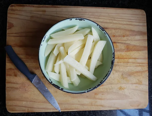 Ein Blick Auf Frisch Geschnittene Pommes Oder Pommes Frites Aus — Stockfoto