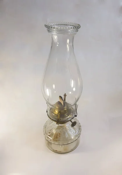 白地に古いガラス製のパラフィン製の提灯 — ストック写真