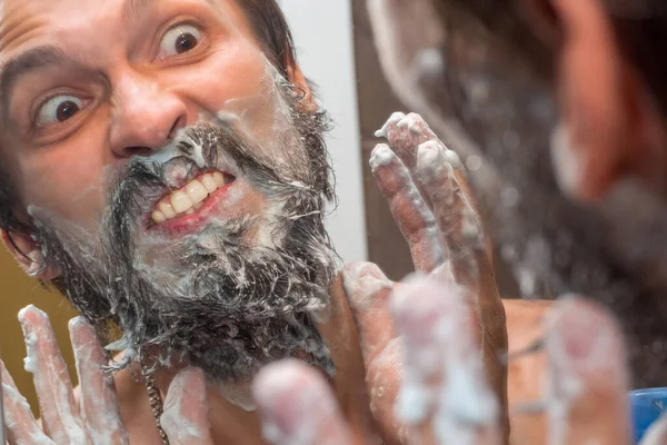 Cuidado Barba Hombre Lava Barba Con Espuma Jabón — Foto de Stock