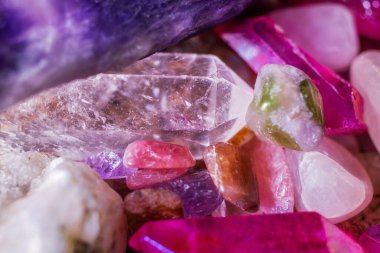 Toptan kristal mineral taşları.