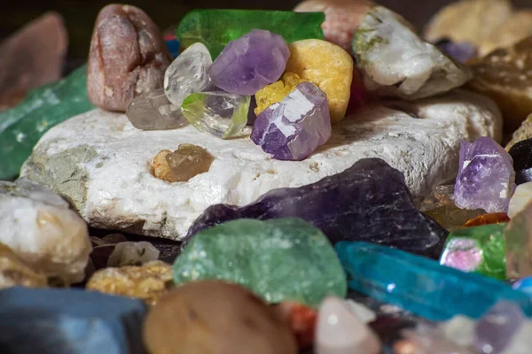 Pedras Seixos Pedras Preciosas Semi Preciosas Cristalinas Minerais Multicoloridas Úteis — Fotografia de Stock