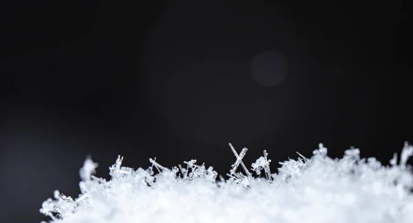 Όμορφος Κρύσταλλος Πάγου Στο Χιόνι Χριστούγεννα Και Χειμώνα Φόντο — Φωτογραφία Αρχείου