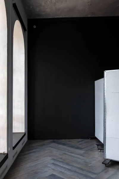 Modernes Stilvolles Loft Interieur Mit Großen Fenstern — Stockfoto