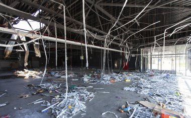 Savaş sonucu Bucha kasabasındaki bina hasar gördü.