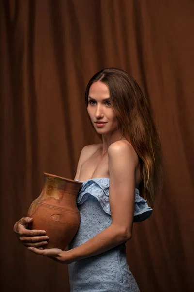 Young Beautiful Woman Pot Posing Studio — 스톡 사진