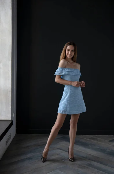 Smiling Young Woman Wearing Blue Cotton Dress Looking Camera Posing — 스톡 사진