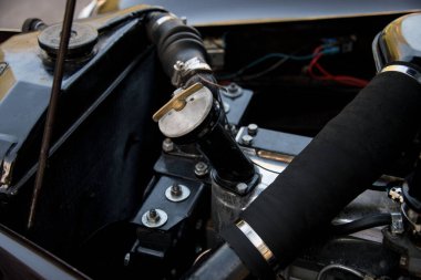 Klasik araba motorunu kapat