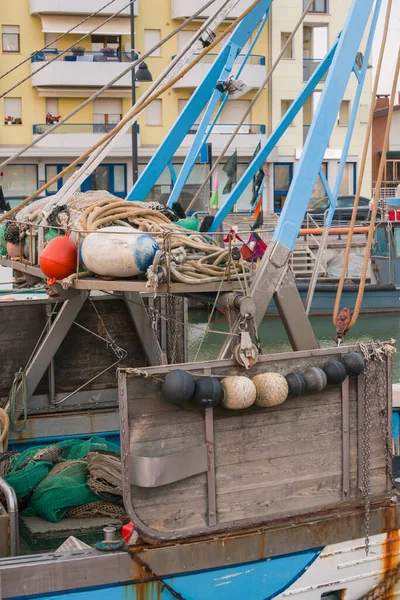 Bóias Redondas Barco Pescador Como Proteção Contra Pára Lamas Aríetes — Fotografia de Stock