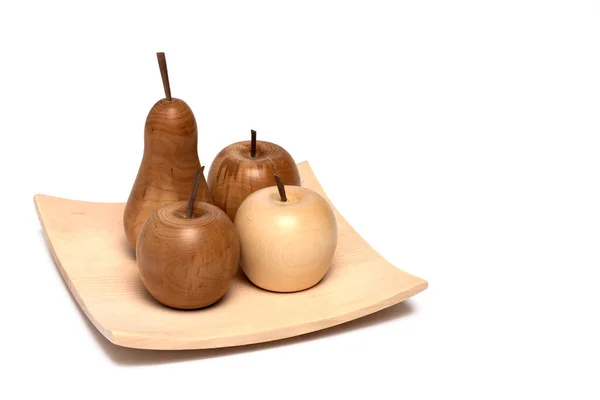 Zbliżenie Czterech Kawałków Toczonego Drewna Klonu Buku Postaci Trzech Jabłek — Zdjęcie stockowe