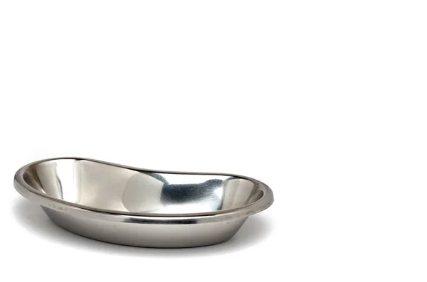 Nahaufnahme Einer Sterilen Silbernen Nierenschale Aus Metall Auf Weißem Hintergrund — Stockfoto