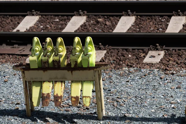 Sluiten Van Een Metalen Onderstel Met Verschillende Stalen Remschoenen Treinstoppers — Stockfoto