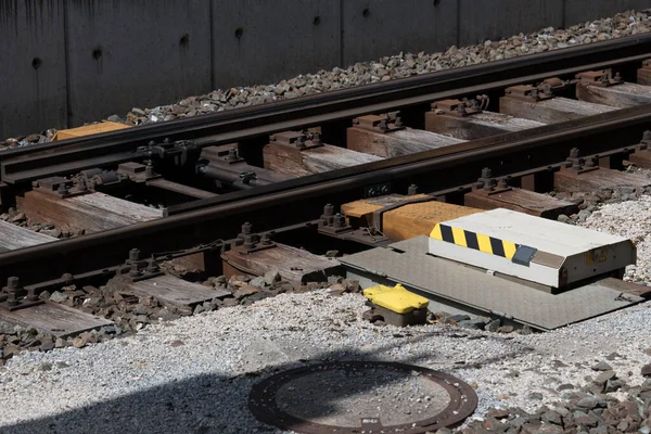 Zavřít Železniční Trať Dálkově Ovládaným Automatickým Elektrickým Vypínačem Výhybkovou Skříní — Stock fotografie