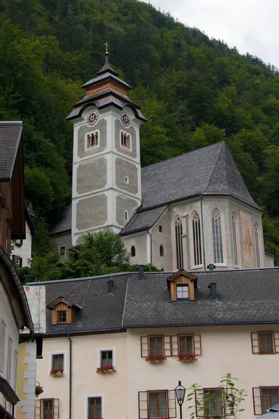 Uitzicht Van Dichtbij Katholieke Kerk Het Centrum Van Wereldberoemde Dorpsmarktstad — Stockfoto