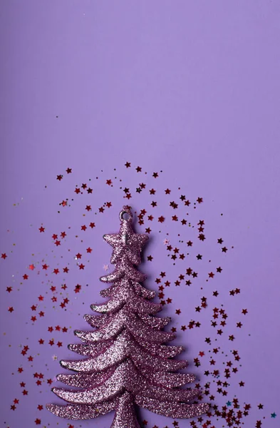 Christmass flatlay Natal árvore brinquedo e confeti — Fotografia de Stock