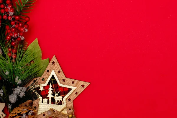 Christmass flatlay ramo de abeto de Natal e decoração estrela de Natal — Fotografia de Stock