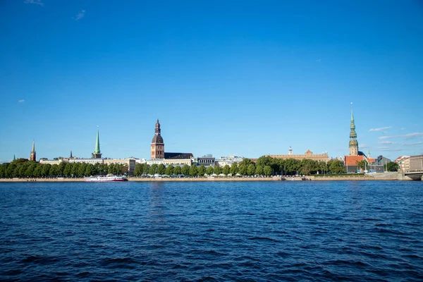 Letonya 'nın Riga kentindeki panoramik manzara. 