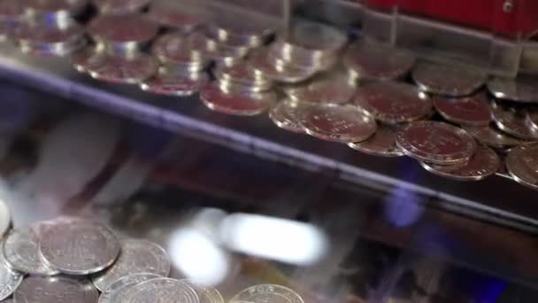 Maszyny Pchania Monetami Dużą Ilością Monet Wysokiej Jakości Stopka Fullhd — Wideo stockowe