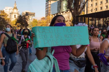  Kadınlar Günü Yürüyüşü - Santiago, Şili - 08 Mart 2022