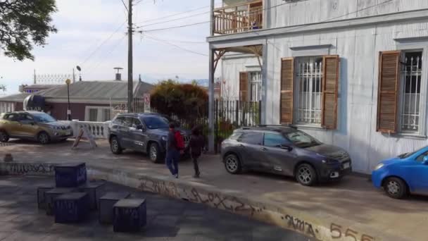 Pan Left Joaquin Edwards Square Valparaiso Chile Jun 2022 High — 图库视频影像