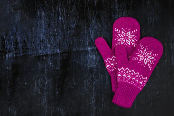 Pair Red Pink Lilac Magenta Purple Knitted Mittens Dark Blue — Stock Photo, Image