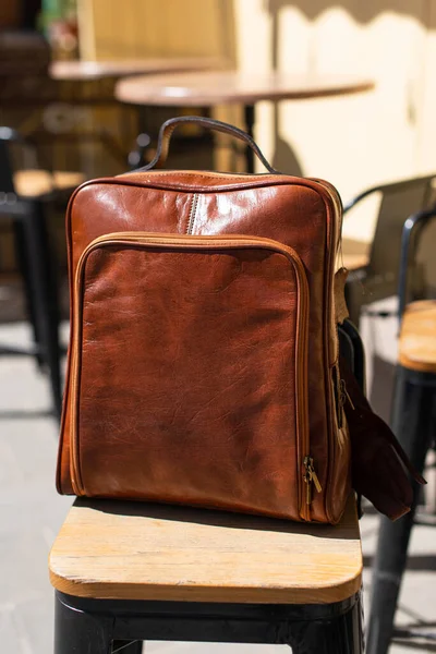 Orange leather backpack. Street photo. Natural light — Stock Photo, Image