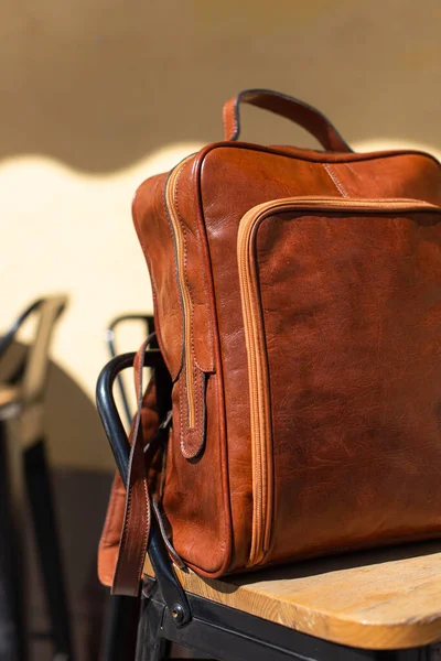 Orange leather backpack. Street photo. Natural light — Stock Photo, Image