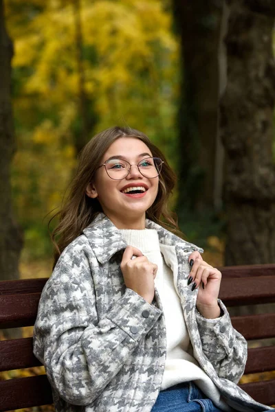 European Elegant Young Woman Stylish Trench Coat White Sweater Blue — Foto Stock