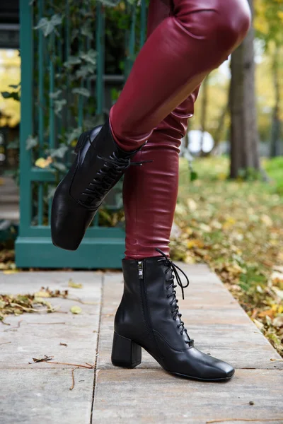 Amaze Low Lace Square Toe Block Heel Ankle Black Leather —  Fotos de Stock