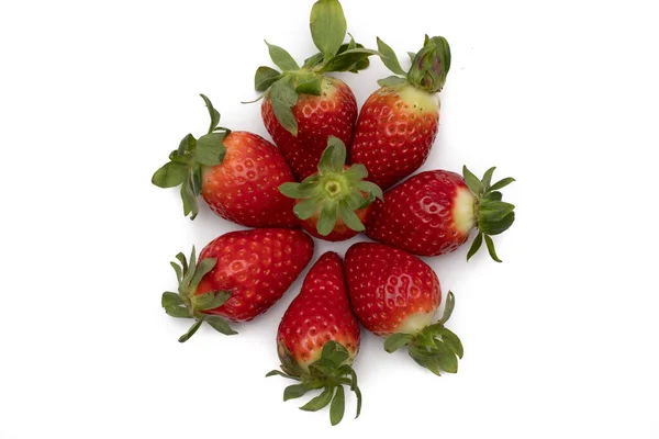 Handful Whole Strawberries Green Leaves Laid Out Star Shape Isolated — Stock Photo, Image