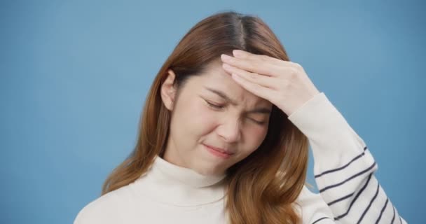 Young Asia Lady Wear Sweater Blue Isolated Background Suffering Headache — Stockvideo