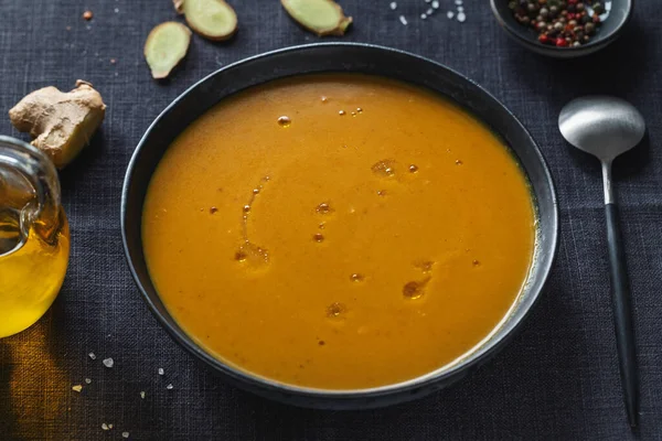 Tasty Appetizing Oriental Pumpkin Lentil Soup Ginger Served Bowl Closeup — Φωτογραφία Αρχείου