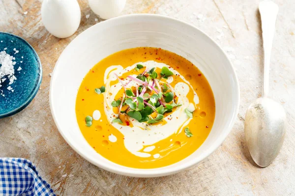 Autumn Puree Vegan Soup Pumpkin Ginger Bowl Served Bright Background — Φωτογραφία Αρχείου
