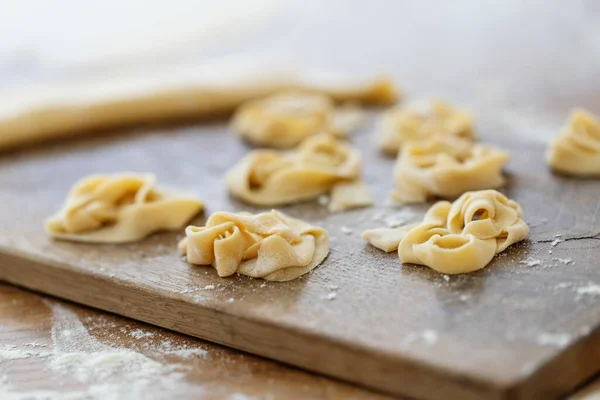 Fresh Homemade Pasta Flour Wooden Board Table — Fotografia de Stock