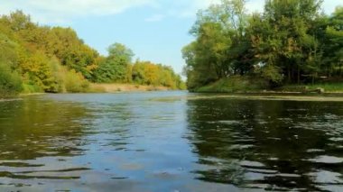 Ticino nehri, İtalya, yazın güzel bir panoramik çekimle yapılır.