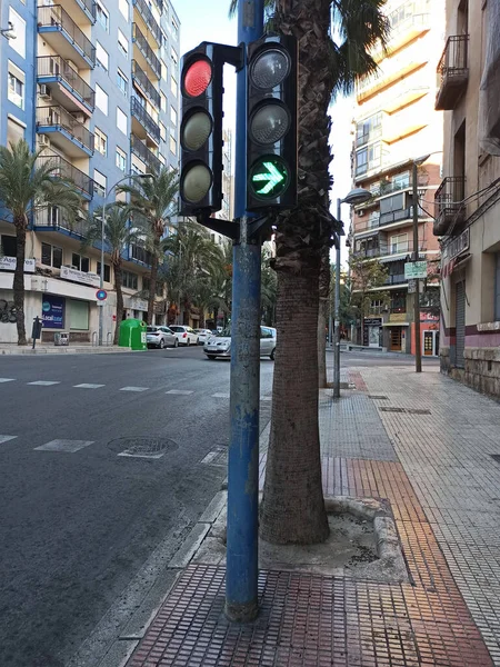 Sokakta trafik ışığı