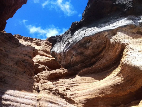 Tenerife 'nin Rocky Atlantik Okyanusu kıyısı