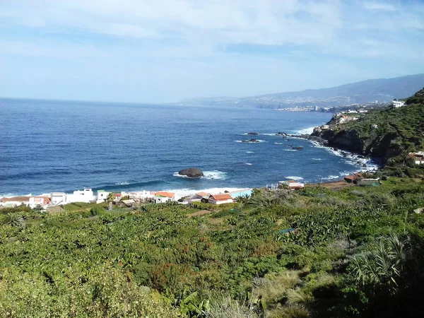 スペインのテネリフェ島の海岸沿いの町の眺め — ストック写真