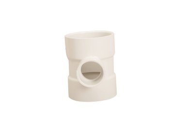 Beyaz arkaplanda izole edilmiş PVC tesisatı, beyaz arka planda izole edilmiş su için boru tübü, su boru hattı için plastik tesisat